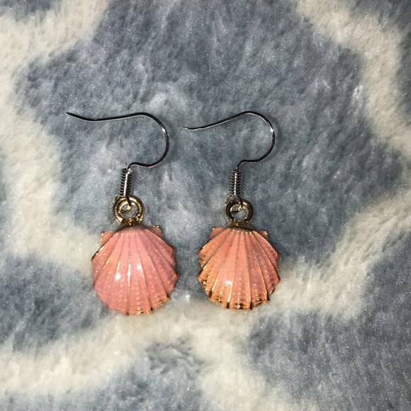 Shell earrings - Picture 1 of 1